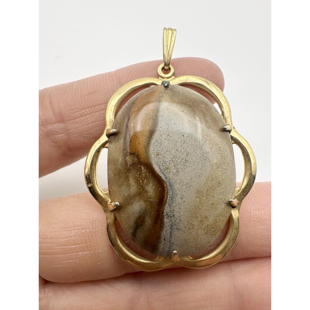 Vintage Polished Stone Cabachon Pendant Gold Tone